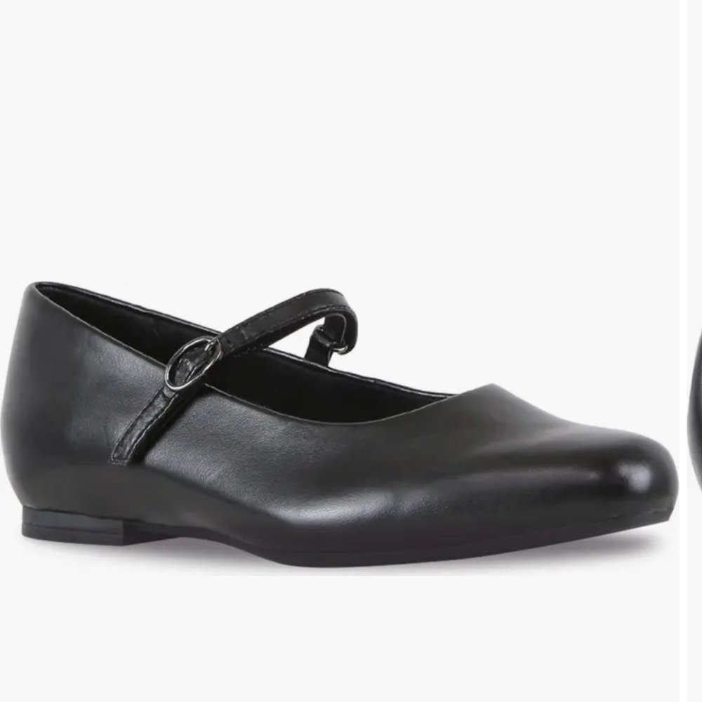 Munro Black Flats Classic Mary Jane